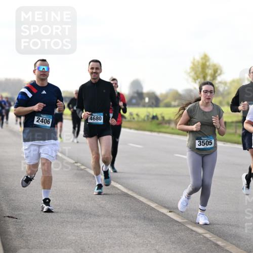 12.04.2026 - 45. Internationalen Wilhelmsburger Insellauf Dr. Thomas Lammeyer http://msf.ph/oto/9443182 12.04.2026 10:15:02 Laufen 2406, 4680, 3505, 2985 meine-sportfotos.de