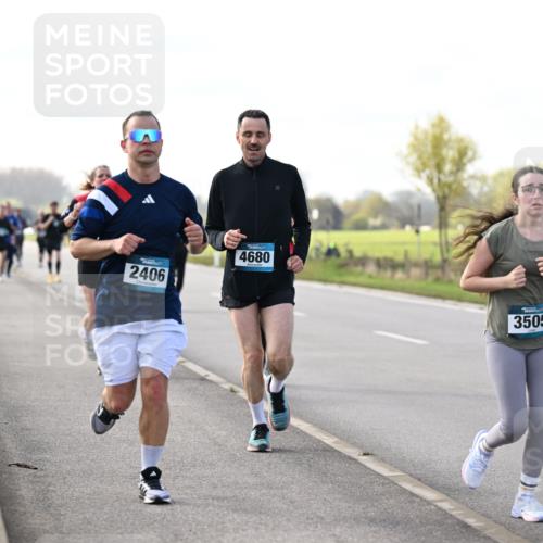 12.04.2026 - 45. Internationalen Wilhelmsburger Insellauf Dr. Thomas Lammeyer http://msf.ph/oto/9443185 12.04.2026 10:15:03 Laufen 2406, 4680, 3505, 2 meine-sportfotos.de