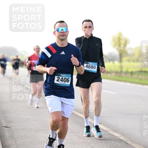 12.04.2026 - 45. Internationalen Wilhelmsburger Insellauf Dr. Thomas Lammeyer http://msf.ph/oto/9443191 12.04.2026 10:15:03 Laufen 45, 2406, 4680, 3505 meine-sportfotos.de
