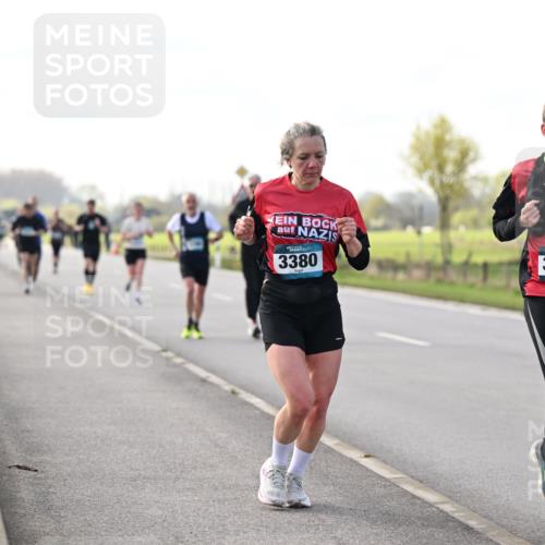12.04.2026 - 45. Internationalen Wilhelmsburger Insellauf Dr. Thomas Lammeyer http://msf.ph/oto/9443199 12.04.2026 10:15:06 Laufen 4, 3380, 3381 meine-sportfotos.de