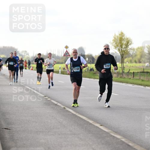 12.04.2026 - 45. Internationalen Wilhelmsburger Insellauf Dr. Thomas Lammeyer http://msf.ph/oto/9443212 12.04.2026 10:15:08 Laufen 4976, 4914, 3831, 5288, 5299 meine-sportfotos.de