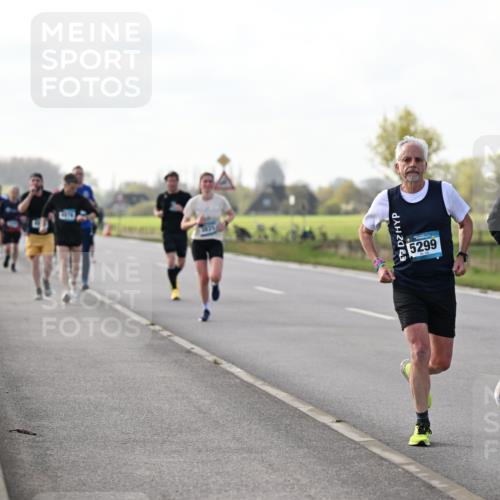 12.04.2026 - 45. Internationalen Wilhelmsburger Insellauf Dr. Thomas Lammeyer http://msf.ph/oto/9443226 12.04.2026 10:15:10 Laufen 5299, 5288 meine-sportfotos.de