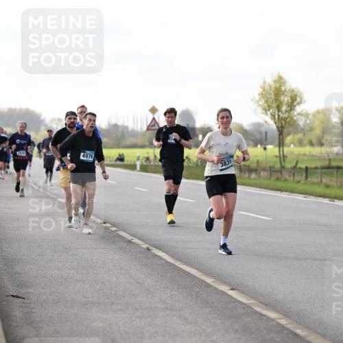 12.04.2026 - 45. Internationalen Wilhelmsburger Insellauf Dr. Thomas Lammeyer http://msf.ph/oto/9443240 12.04.2026 10:15:13 Laufen 4976, 3831 meine-sportfotos.de