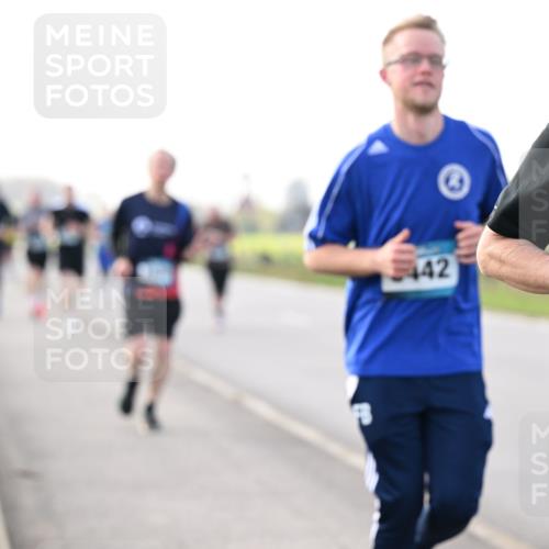 12.04.2026 - 45. Internationalen Wilhelmsburger Insellauf Dr. Thomas Lammeyer http://msf.ph/oto/9443277 12.04.2026 10:15:19 Laufen 442, 45, 49 meine-sportfotos.de