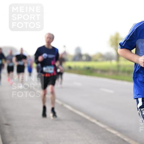 12.04.2026 - 45. Internationalen Wilhelmsburger Insellauf Dr. Thomas Lammeyer http://msf.ph/oto/9443280 12.04.2026 10:15:20 Laufen 45, 442 meine-sportfotos.de