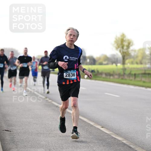 12.04.2026 - 45. Internationalen Wilhelmsburger Insellauf Dr. Thomas Lammeyer http://msf.ph/oto/9443285 12.04.2026 10:15:20 Laufen 2836 meine-sportfotos.de