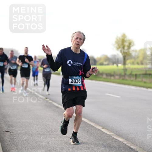 12.04.2026 - 45. Internationalen Wilhelmsburger Insellauf Dr. Thomas Lammeyer http://msf.ph/oto/9443286 12.04.2026 10:15:20 Laufen 2836 meine-sportfotos.de