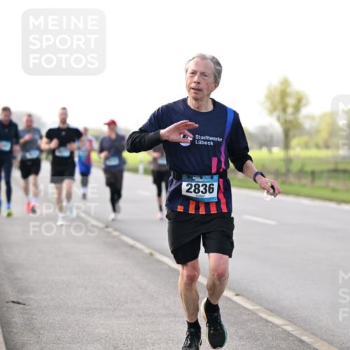 12.04.2026 - 45. Internationalen Wilhelmsburger Insellauf Dr. Thomas Lammeyer http://msf.ph/oto/9443287 12.04.2026 10:15:21 Laufen 2836 meine-sportfotos.de