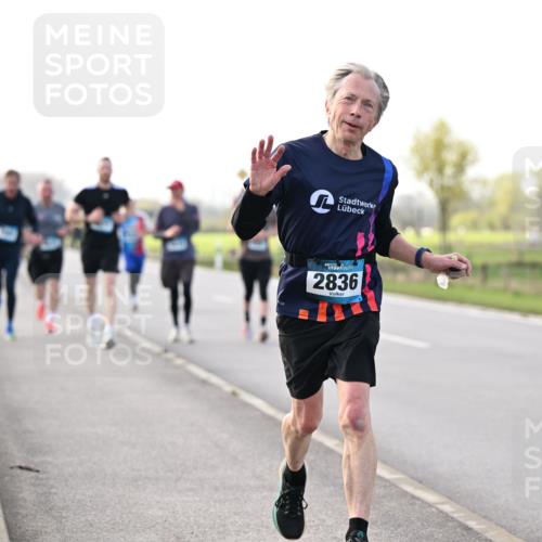 12.04.2026 - 45. Internationalen Wilhelmsburger Insellauf Dr. Thomas Lammeyer http://msf.ph/oto/9443288 12.04.2026 10:15:21 Laufen 2836 meine-sportfotos.de