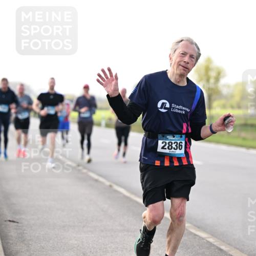 12.04.2026 - 45. Internationalen Wilhelmsburger Insellauf Dr. Thomas Lammeyer http://msf.ph/oto/9443289 12.04.2026 10:15:21 Laufen 2836 meine-sportfotos.de