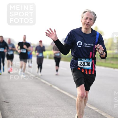 12.04.2026 - 45. Internationalen Wilhelmsburger Insellauf Dr. Thomas Lammeyer http://msf.ph/oto/9443290 12.04.2026 10:15:21 Laufen 2836 meine-sportfotos.de