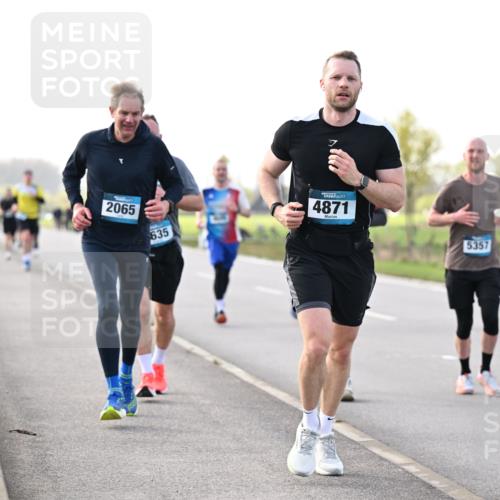 12.04.2026 - 45. Internationalen Wilhelmsburger Insellauf Dr. Thomas Lammeyer http://msf.ph/oto/9443306 12.04.2026 10:15:25 Laufen 2065, 635, 4871, 5357 meine-sportfotos.de