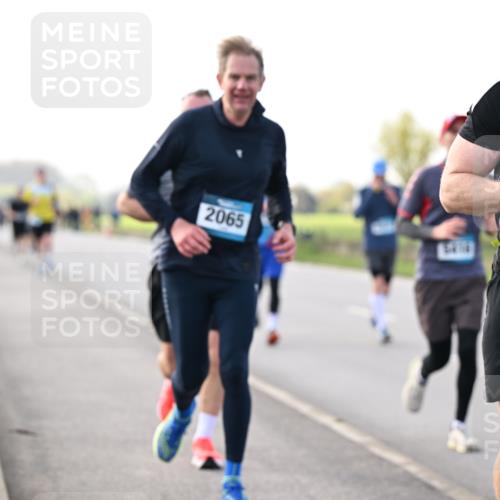 12.04.2026 - 45. Internationalen Wilhelmsburger Insellauf Dr. Thomas Lammeyer http://msf.ph/oto/9443312 12.04.2026 10:15:26 Laufen 7, 2065, 4871 meine-sportfotos.de