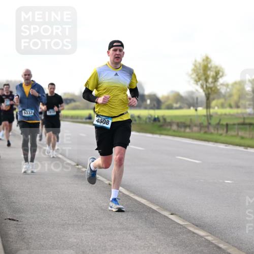 12.04.2026 - 45. Internationalen Wilhelmsburger Insellauf Dr. Thomas Lammeyer http://msf.ph/oto/9443338 12.04.2026 10:15:35 Laufen 5337, 4608 meine-sportfotos.de