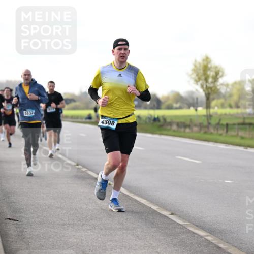 12.04.2026 - 45. Internationalen Wilhelmsburger Insellauf Dr. Thomas Lammeyer http://msf.ph/oto/9443339 12.04.2026 10:15:35 Laufen 5337, 4608 meine-sportfotos.de