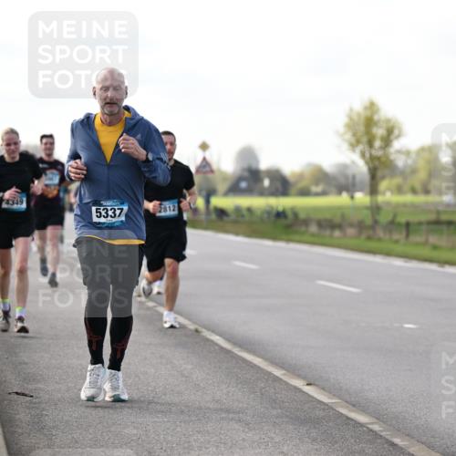 12.04.2026 - 45. Internationalen Wilhelmsburger Insellauf Dr. Thomas Lammeyer http://msf.ph/oto/9443356 12.04.2026 10:15:37 Laufen 4349, 5337 meine-sportfotos.de
