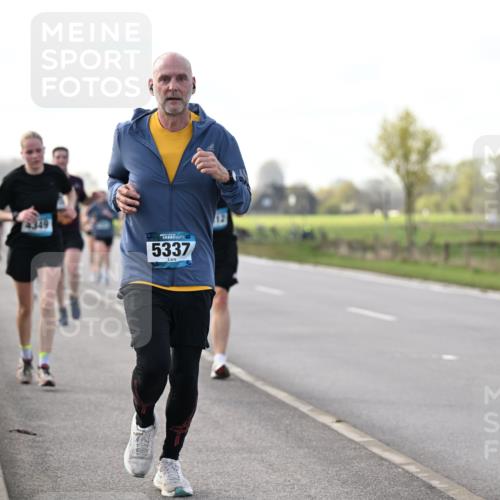 12.04.2026 - 45. Internationalen Wilhelmsburger Insellauf Dr. Thomas Lammeyer http://msf.ph/oto/9443361 12.04.2026 10:15:38 Laufen 4349, 5337 meine-sportfotos.de