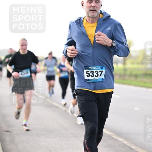 12.04.2026 - 45. Internationalen Wilhelmsburger Insellauf Dr. Thomas Lammeyer http://msf.ph/oto/9443366 12.04.2026 10:15:39 Laufen 438, 5337 meine-sportfotos.de