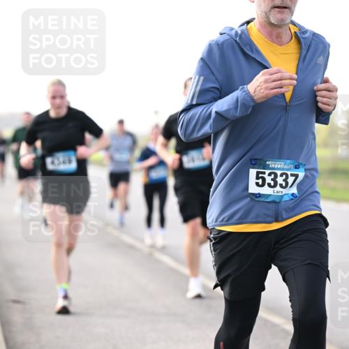 12.04.2026 - 45. Internationalen Wilhelmsburger Insellauf Dr. Thomas Lammeyer http://msf.ph/oto/9443368 12.04.2026 10:15:39 Laufen 45, 5337 meine-sportfotos.de
