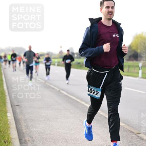 12.04.2026 - 45. Internationalen Wilhelmsburger Insellauf Dr. Thomas Lammeyer http://msf.ph/oto/9443503 12.04.2026 10:16:03 Laufen 45, 3022, 1 meine-sportfotos.de