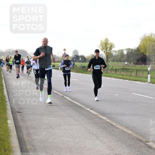 12.04.2026 - 45. Internationalen Wilhelmsburger Insellauf Dr. Thomas Lammeyer http://msf.ph/oto/9443515 12.04.2026 10:16:05 Laufen 408, 5647, 5654 meine-sportfotos.de