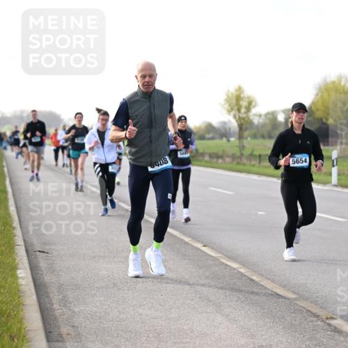 12.04.2026 - 45. Internationalen Wilhelmsburger Insellauf Dr. Thomas Lammeyer http://msf.ph/oto/9443524 12.04.2026 10:16:06 Laufen 408, 56, 5654 meine-sportfotos.de