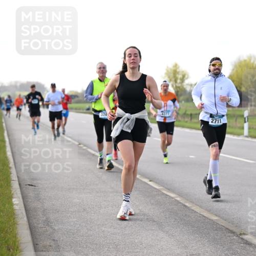 12.04.2026 - 45. Internationalen Wilhelmsburger Insellauf Dr. Thomas Lammeyer http://msf.ph/oto/9443602 12.04.2026 10:16:19 Laufen 374, 4377, 2711 meine-sportfotos.de
