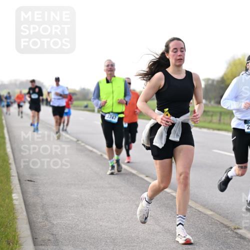 12.04.2026 - 45. Internationalen Wilhelmsburger Insellauf Dr. Thomas Lammeyer http://msf.ph/oto/9443606 12.04.2026 10:16:19 Laufen 3747, 2711 meine-sportfotos.de