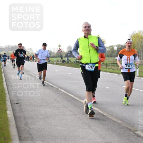 12.04.2026 - 45. Internationalen Wilhelmsburger Insellauf Dr. Thomas Lammeyer http://msf.ph/oto/9443612 12.04.2026 10:16:20 Laufen 6091, 4377, 3747 meine-sportfotos.de