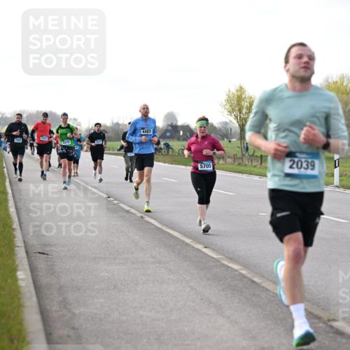 12.04.2026 - 45. Internationalen Wilhelmsburger Insellauf Dr. Thomas Lammeyer http://msf.ph/oto/9443745 12.04.2026 10:16:48 Laufen 2262, 2263, 5270, 5247, 4483, 5705, 2039 meine-sportfotos.de