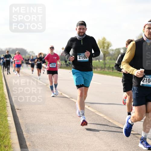 12.04.2026 - 45. Internationalen Wilhelmsburger Insellauf Dr. Thomas Lammeyer http://msf.ph/oto/9443930 12.04.2026 10:17:22 Laufen 4906, 210, 2104 meine-sportfotos.de