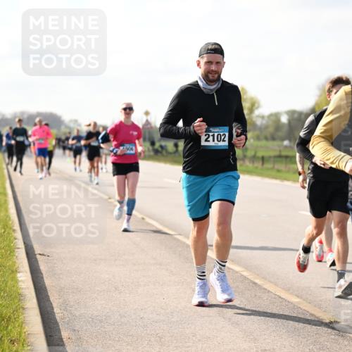 12.04.2026 - 45. Internationalen Wilhelmsburger Insellauf Dr. Thomas Lammeyer http://msf.ph/oto/9443932 12.04.2026 10:17:22 Laufen 2102, 2104 meine-sportfotos.de