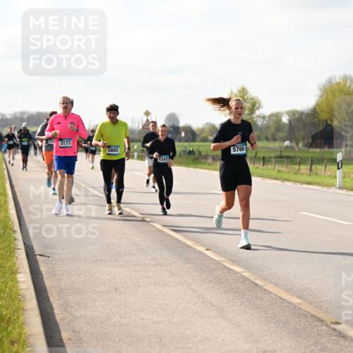 12.04.2026 - 45. Internationalen Wilhelmsburger Insellauf Dr. Thomas Lammeyer http://msf.ph/oto/9443951 12.04.2026 10:17:28 Laufen 57, 3173, 5805, 5766, 5341 meine-sportfotos.de