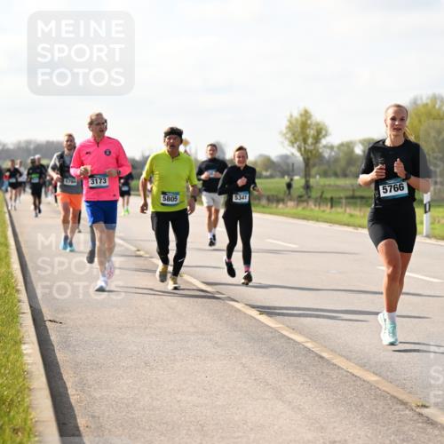 12.04.2026 - 45. Internationalen Wilhelmsburger Insellauf Dr. Thomas Lammeyer http://msf.ph/oto/9443958 12.04.2026 10:17:28 Laufen 5767, 3173, 5805, 5341, 5766 meine-sportfotos.de