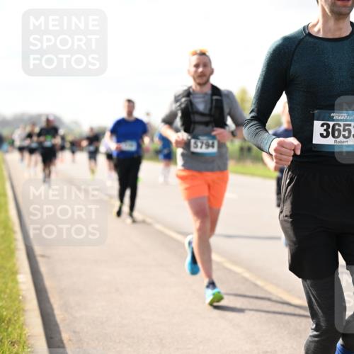 12.04.2026 - 45. Internationalen Wilhelmsburger Insellauf Dr. Thomas Lammeyer http://msf.ph/oto/9443986 12.04.2026 10:17:33 Laufen 5794, 45, 3653 meine-sportfotos.de