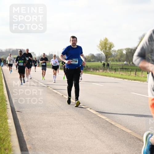 12.04.2026 - 45. Internationalen Wilhelmsburger Insellauf Dr. Thomas Lammeyer http://msf.ph/oto/9443990 12.04.2026 10:17:34 Laufen 4706, 5840, 5794, 86 meine-sportfotos.de