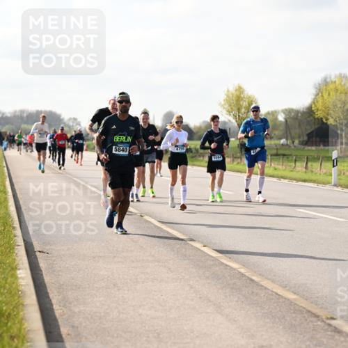 12.04.2026 - 45. Internationalen Wilhelmsburger Insellauf Dr. Thomas Lammeyer http://msf.ph/oto/9444013 12.04.2026 10:17:38 Laufen 5840, 4755, 5594, 4 meine-sportfotos.de