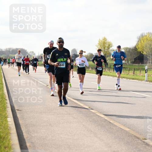 12.04.2026 - 45. Internationalen Wilhelmsburger Insellauf Dr. Thomas Lammeyer http://msf.ph/oto/9444016 12.04.2026 10:17:38 Laufen 32, 5840, 4755, 5594 meine-sportfotos.de