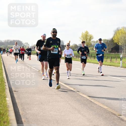 12.04.2026 - 45. Internationalen Wilhelmsburger Insellauf Dr. Thomas Lammeyer http://msf.ph/oto/9444017 12.04.2026 10:17:38 Laufen 3840, 4755, 5594 meine-sportfotos.de