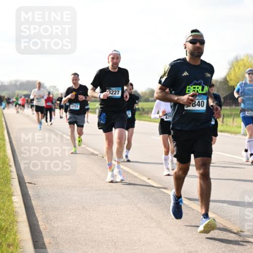 12.04.2026 - 45. Internationalen Wilhelmsburger Insellauf Dr. Thomas Lammeyer http://msf.ph/oto/9444025 12.04.2026 10:17:40 Laufen 5751, 3227, 10, 475, 840, 4401 meine-sportfotos.de