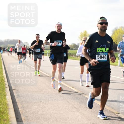 12.04.2026 - 45. Internationalen Wilhelmsburger Insellauf Dr. Thomas Lammeyer http://msf.ph/oto/9444026 12.04.2026 10:17:40 Laufen 5751, 2227, 0, 5840, 440 meine-sportfotos.de