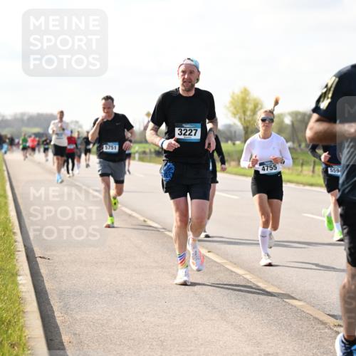 12.04.2026 - 45. Internationalen Wilhelmsburger Insellauf Dr. Thomas Lammeyer http://msf.ph/oto/9444030 12.04.2026 10:17:40 Laufen 5751, 3227, 4755, 5594, 5840 meine-sportfotos.de