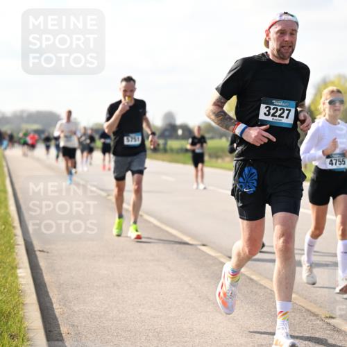 12.04.2026 - 45. Internationalen Wilhelmsburger Insellauf Dr. Thomas Lammeyer http://msf.ph/oto/9444037 12.04.2026 10:17:41 Laufen 5751, 3227, 4755, 5594 meine-sportfotos.de