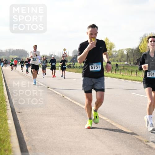 12.04.2026 - 45. Internationalen Wilhelmsburger Insellauf Dr. Thomas Lammeyer http://msf.ph/oto/9444044 12.04.2026 10:17:43 Laufen 3830, 5751, 2810 meine-sportfotos.de