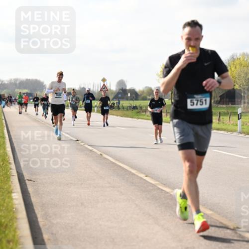 12.04.2026 - 45. Internationalen Wilhelmsburger Insellauf Dr. Thomas Lammeyer http://msf.ph/oto/9444047 12.04.2026 10:17:43 Laufen 3830, 431, 5751, 2810 meine-sportfotos.de