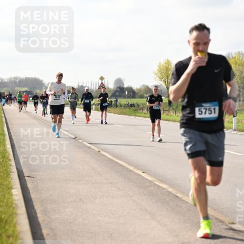 12.04.2026 - 45. Internationalen Wilhelmsburger Insellauf Dr. Thomas Lammeyer http://msf.ph/oto/9444048 12.04.2026 10:17:43 Laufen 3830, 4531, 2845, 5751, 2810 meine-sportfotos.de