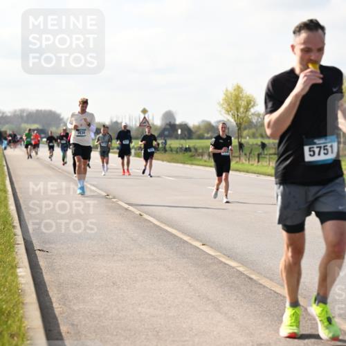12.04.2026 - 45. Internationalen Wilhelmsburger Insellauf Dr. Thomas Lammeyer http://msf.ph/oto/9444049 12.04.2026 10:17:43 Laufen 3830, 5751, 2 meine-sportfotos.de