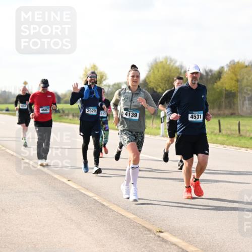 12.04.2026 - 45. Internationalen Wilhelmsburger Insellauf Dr. Thomas Lammeyer http://msf.ph/oto/9444090 12.04.2026 10:17:54 Laufen 4687, 2920, 2813, 4139, 4531, 48 meine-sportfotos.de