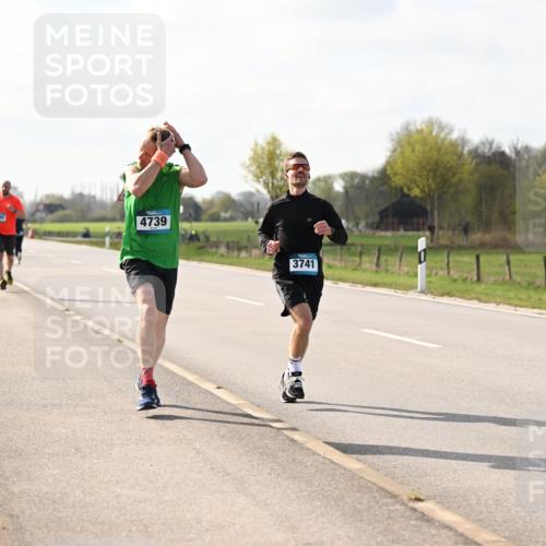 12.04.2026 - 45. Internationalen Wilhelmsburger Insellauf Dr. Thomas Lammeyer http://msf.ph/oto/9444122 12.04.2026 10:18:00 Laufen 4739, 3741 meine-sportfotos.de