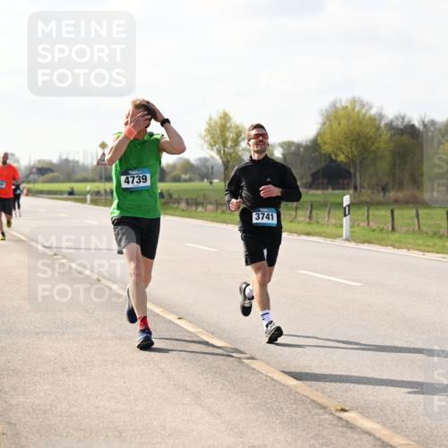 12.04.2026 - 45. Internationalen Wilhelmsburger Insellauf Dr. Thomas Lammeyer http://msf.ph/oto/9444123 12.04.2026 10:18:00 Laufen 4739, 3741 meine-sportfotos.de